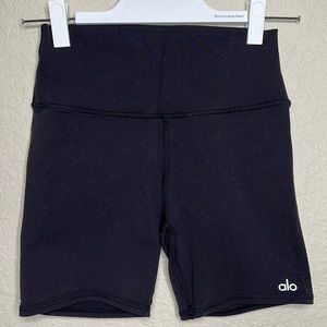 Alo yoga biker shorts small
